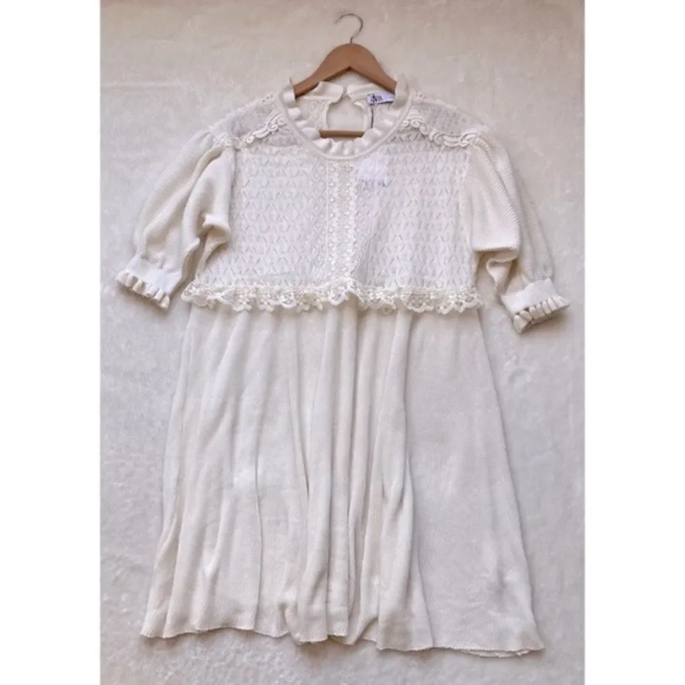 NWT Zara Mixed Pointelle Contrast Lace Detail Knit Mini Dress in Ecru, Medium